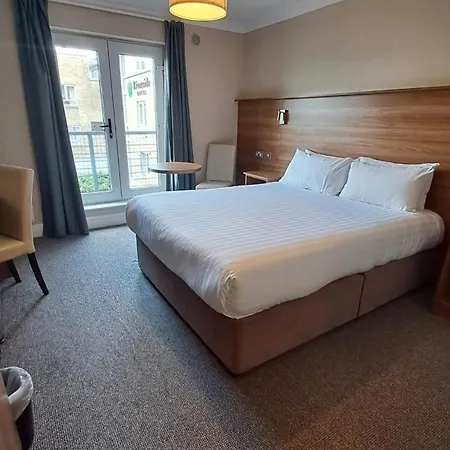 Riverside 3*