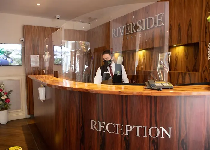 Riverside 호텔