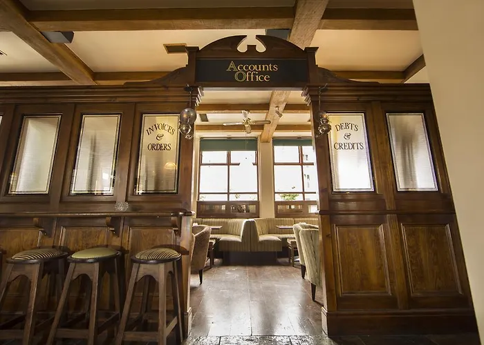 Riverside Отель 3*