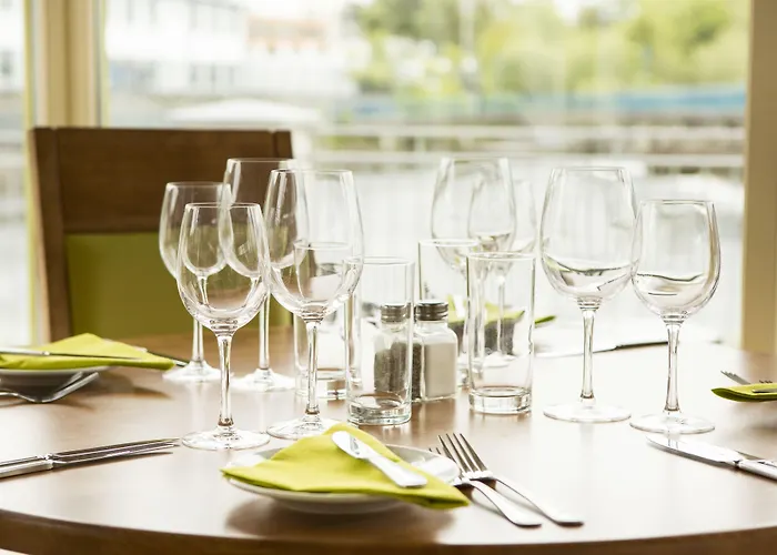 Riverside Отель 3*