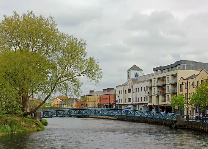 Riverside Отель