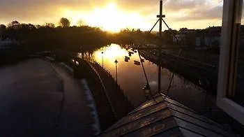 河畔酒店 酒店 3*