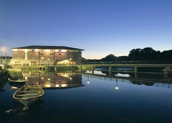 Отель Riverside